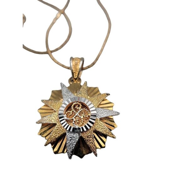 White & Gold Plated Starburst Pendant Necklace 18" Herringbone Chain - Picture 8 of 16